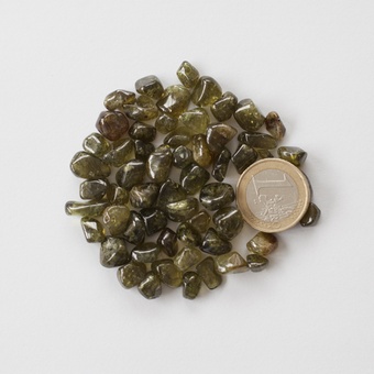 Grossular dunkel/ Granat grün Trommelsteine 50 g